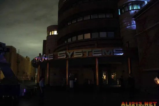 现实版《生化危机》！带你走入浣熊市主题公园