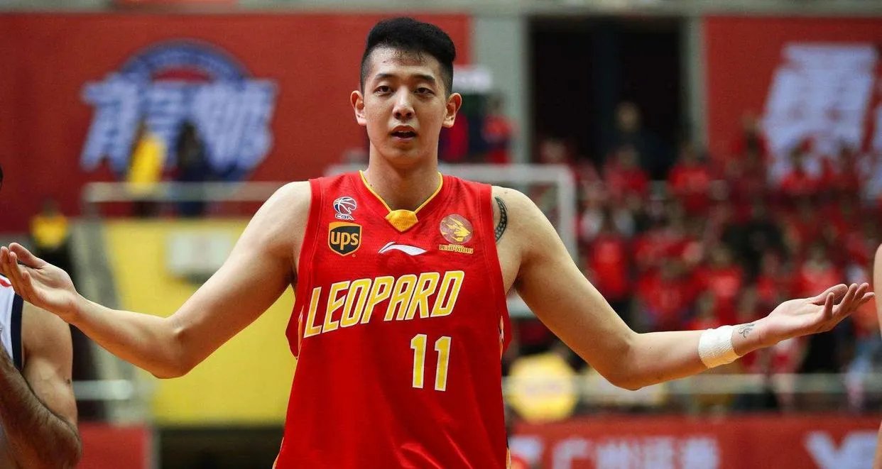 沈梓捷砸广告牌被罚款1万，你觉得他是有意的还是无意的？