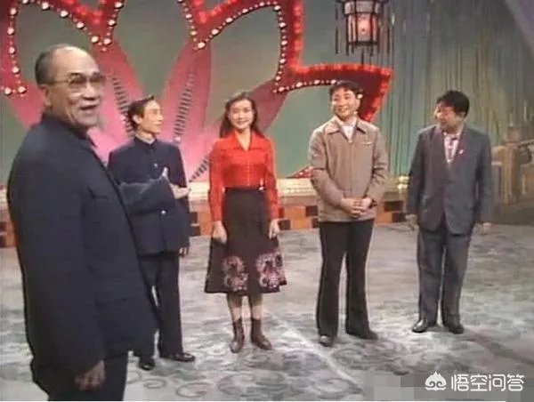 如何看待黄一鹤导演葬礼冷清的事实？