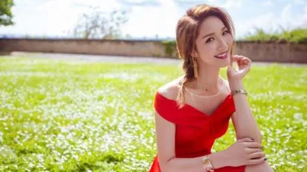 王祖蓝妻子李亚男晒减肥餐，瘦八斤效果显著，宝妈陈凯琳点赞，你怎么看？