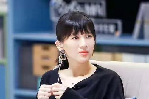 papi酱曾发文宣布生子：我卸货了，母子平安，你想对现在的她说些什么？