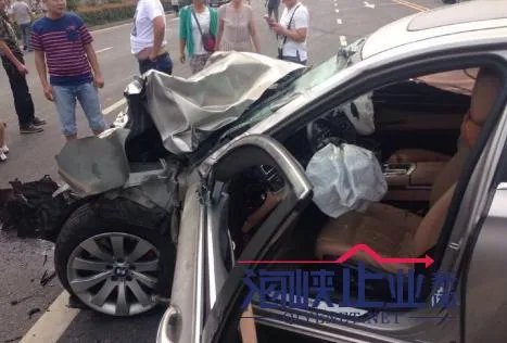 宝马撞散马自达的事件地点