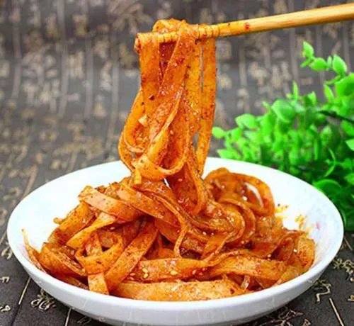 开小吃店需要注意哪些问题？华飞小吃加盟店有前景吗？