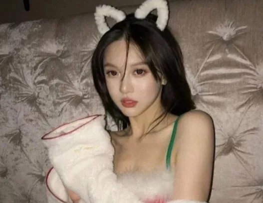 王思聪新女友身份确认21岁的英国名校大学生，这次终于门当户对了吗？