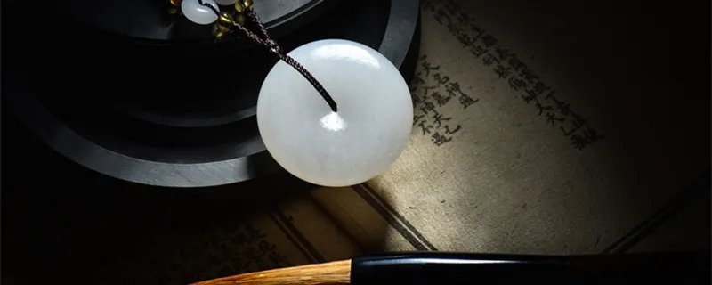 和田玉和羊脂玉的区别 和田玉和羊脂玉一样吗