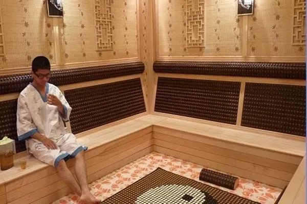 汗蒸房是什么加热的。