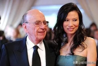 惨遭亿万富豪默多克起诉离婚后，邓文迪为何还能做社交女王？