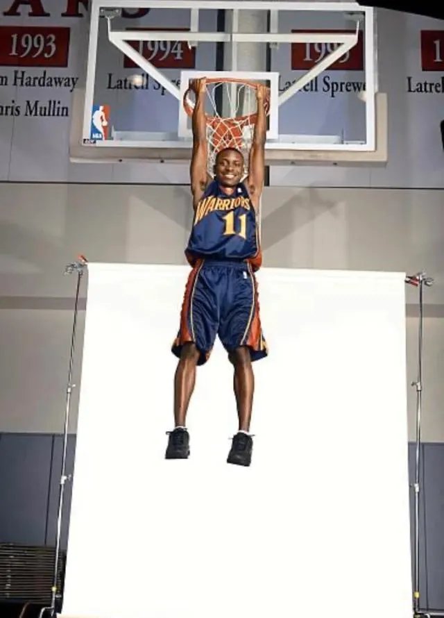 博伊金斯能扣篮吗？有人说可以？